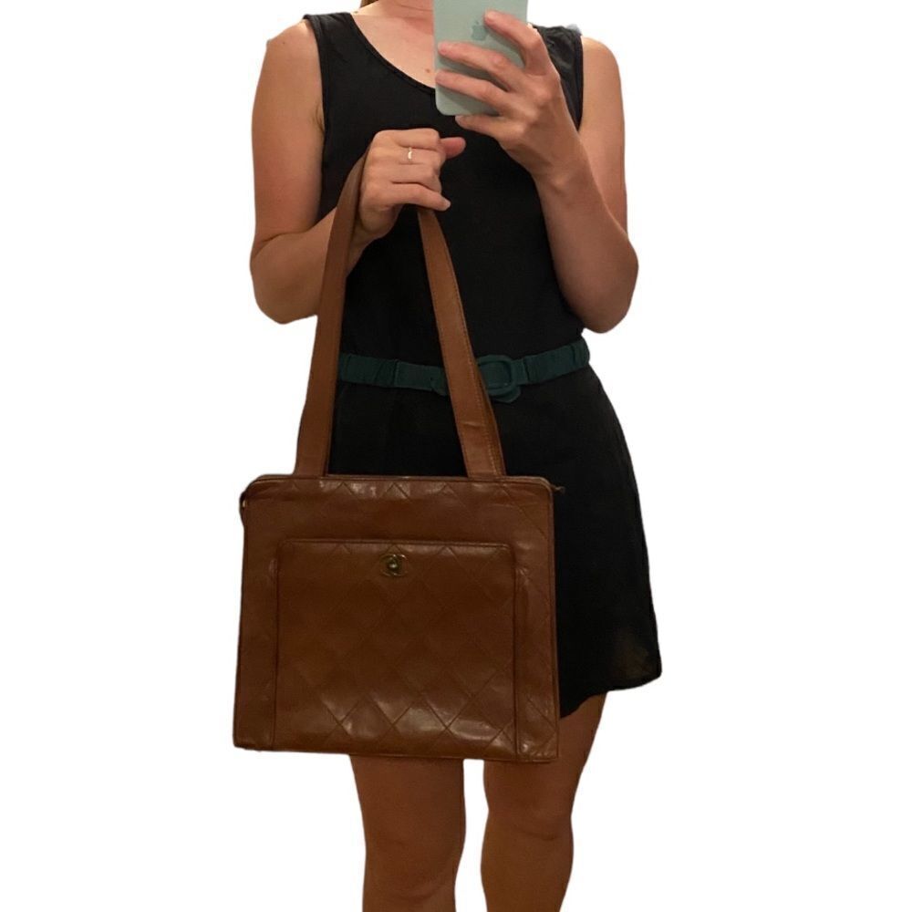 Chanel Vintage brown tote bag . - Picture 4 of 17